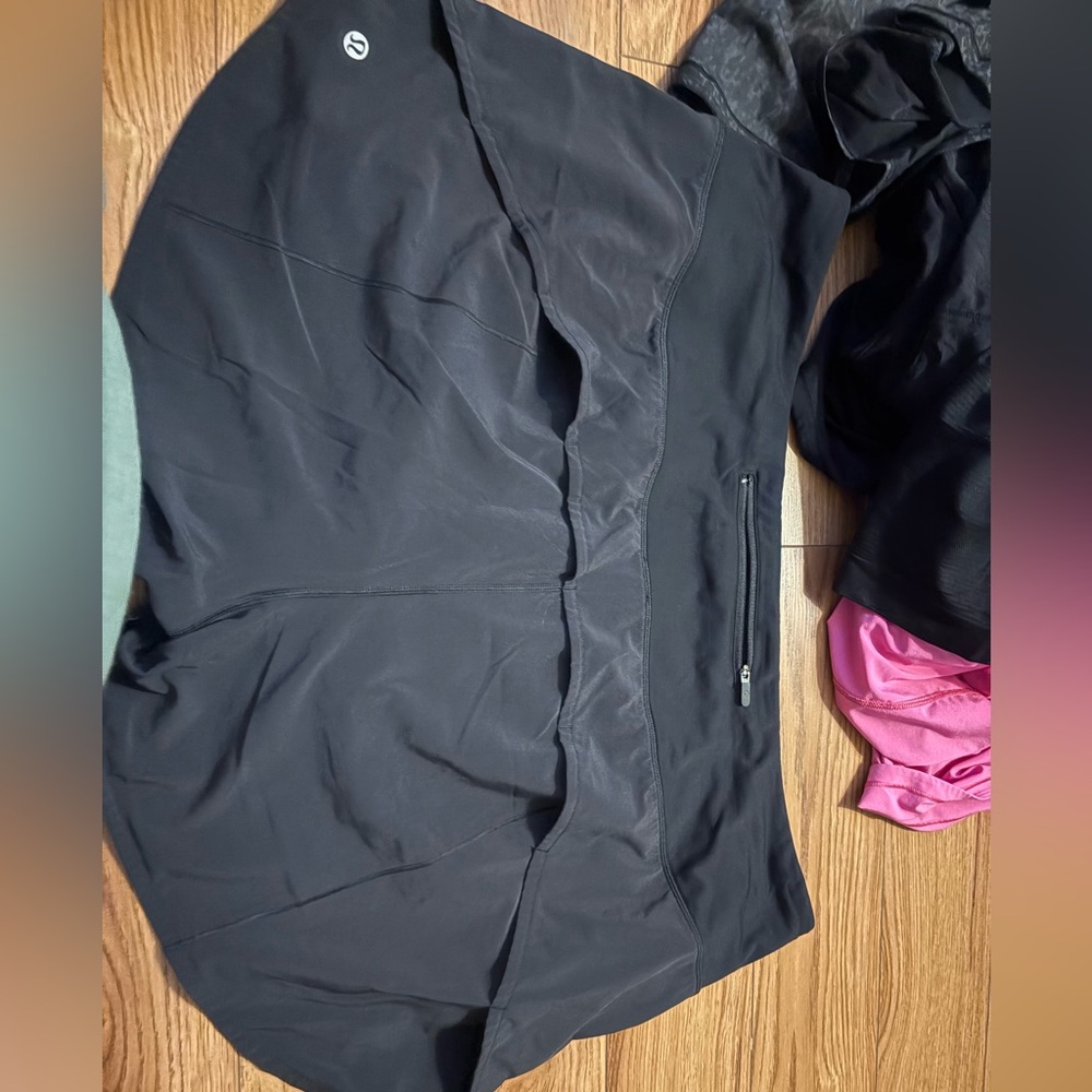 Lululemon pace rival short